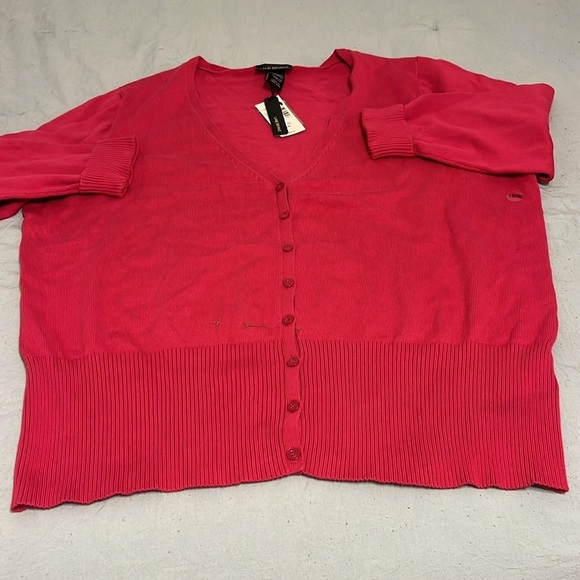 Women’s tops, white tee with design, pink cardigan and blk and white blouse. - Picture 4 of 13